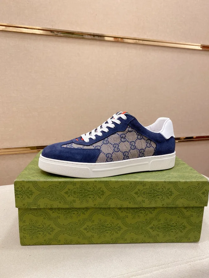 Gucci navy low-top sneaker — ref 756572