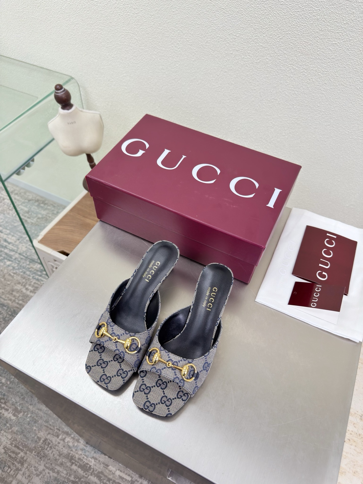 Gucci grey shoe — ref 768001