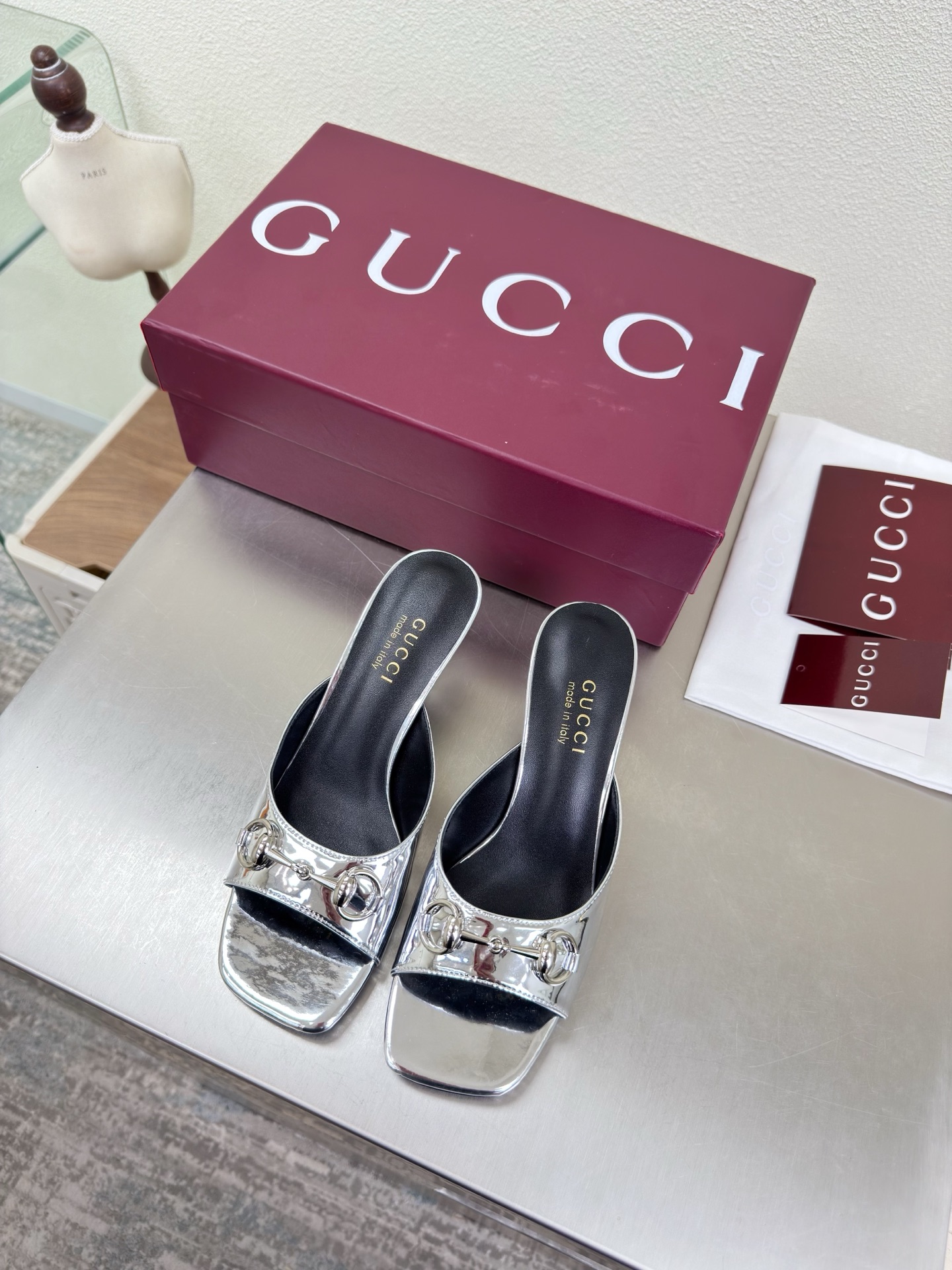 Gucci silver shoe — ref 768004