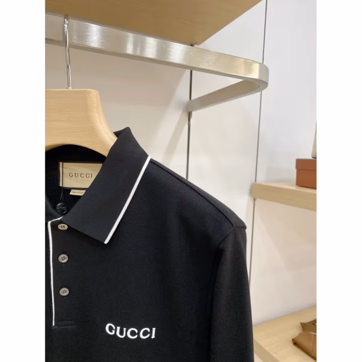 Gucci black T-shirt — ref 805137