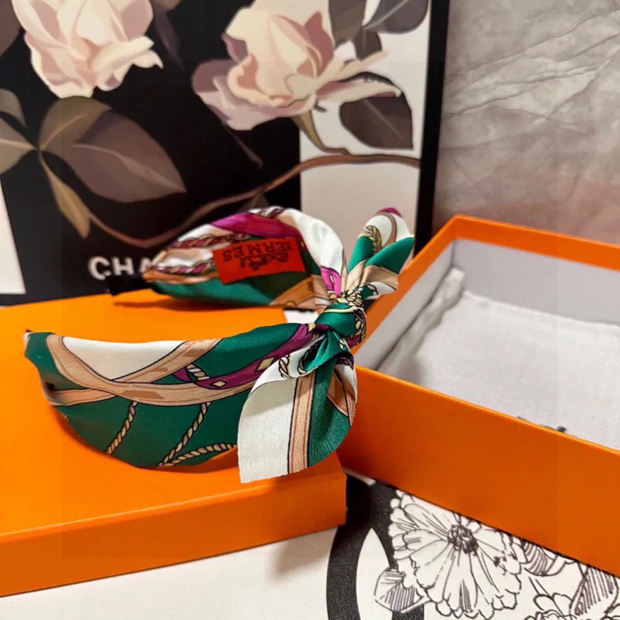 Hermès green accessory — ref 792859