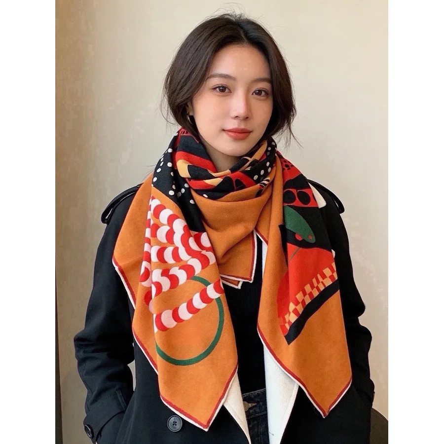 Hermès orange accessory — ref 811612