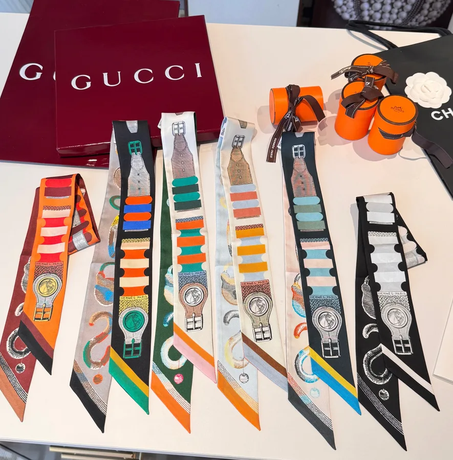 Hermès accessory — ref 764703