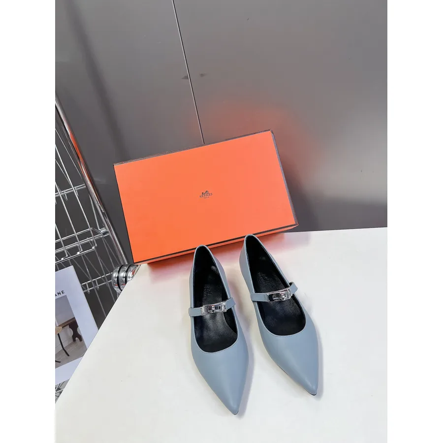 Hermès washed blue shoe — ref 813442