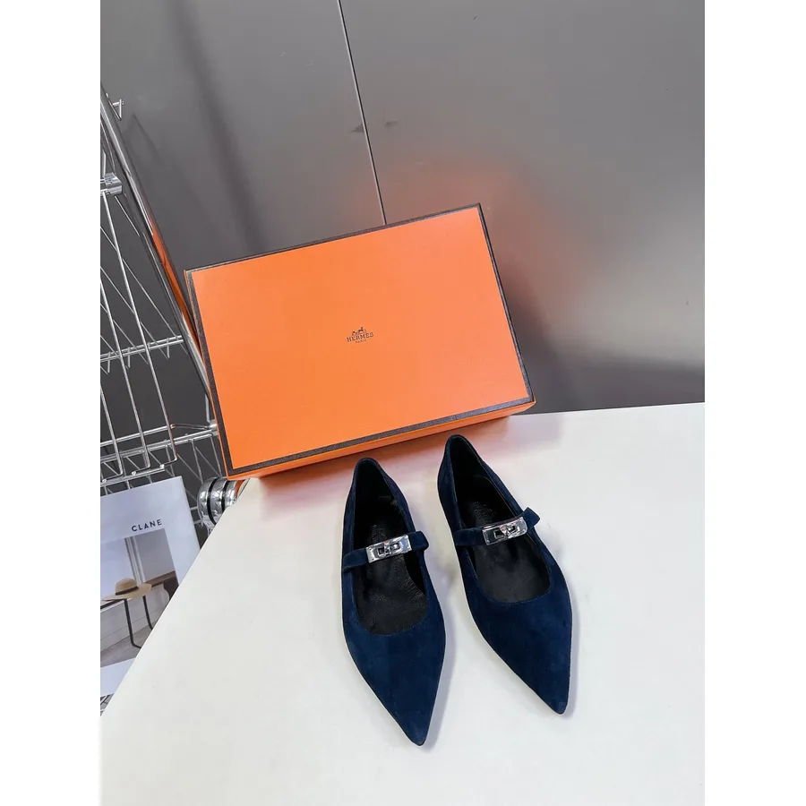 Hermès navy shoe — ref 813445
