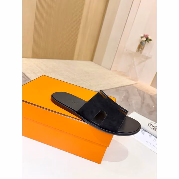 Hermès black slide — ref 788827