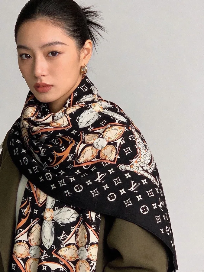 Louis Vuitton black accessory — ref 811706