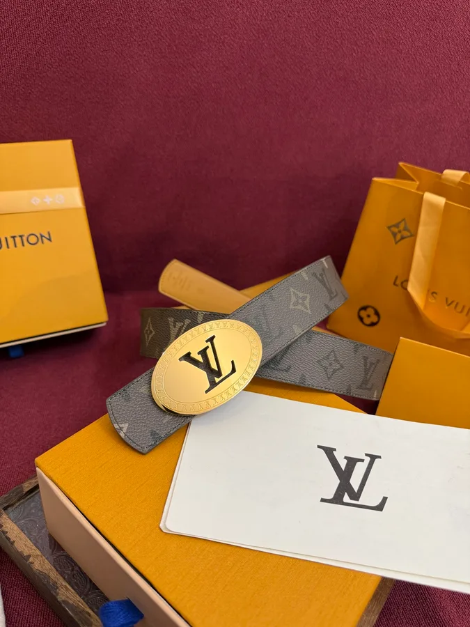 Louis Vuitton grey belt