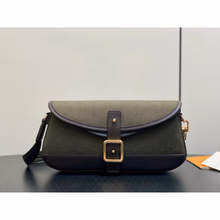 Louis Vuitton green canvas bag — ref 790778