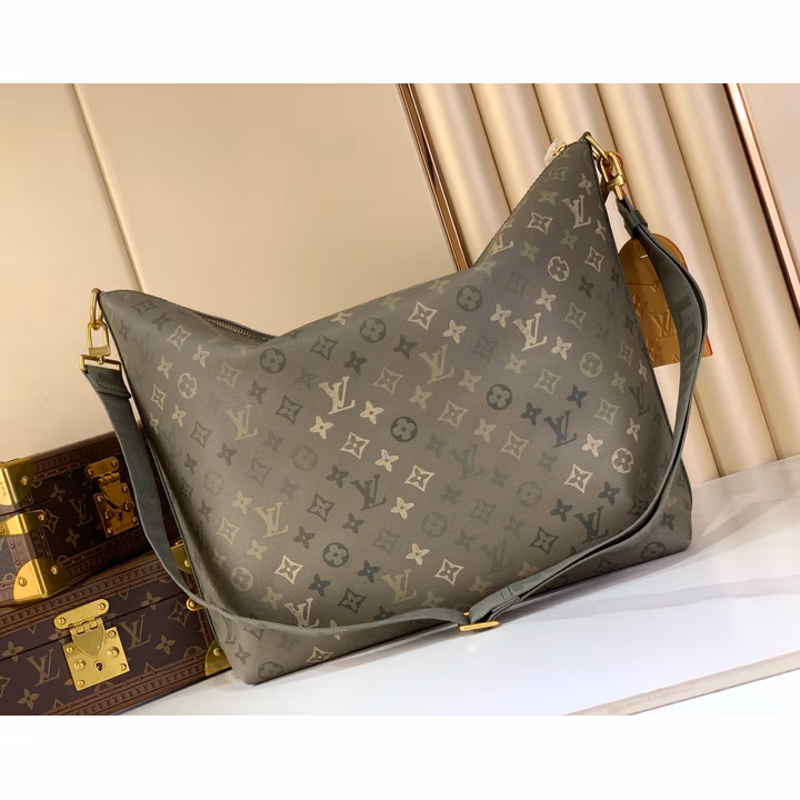 Louis Vuitton grey canvas bag — ref 785358