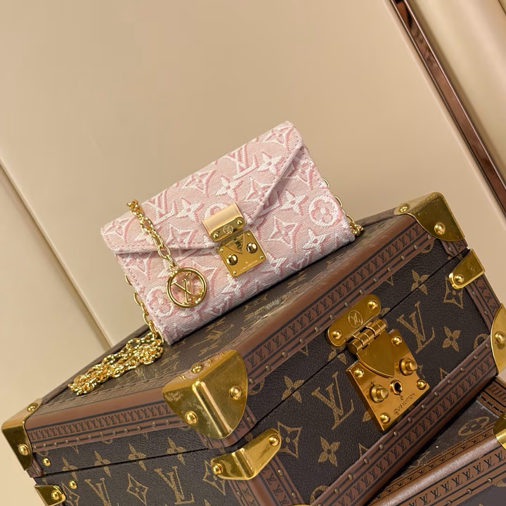 Louis Vuitton pink canvas bag — ref 794872