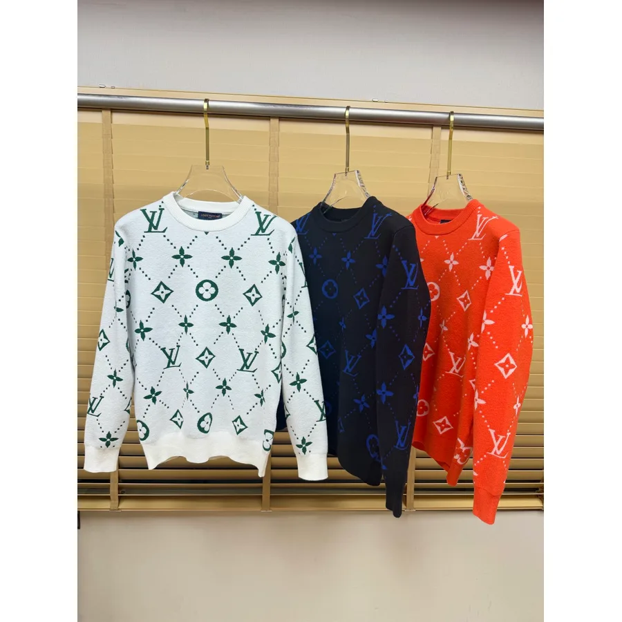 Louis Vuitton garment — ref 825250