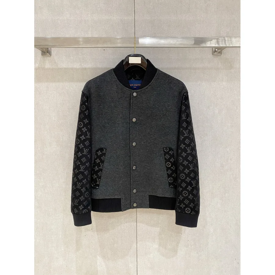Louis Vuitton grey garment — ref 827333