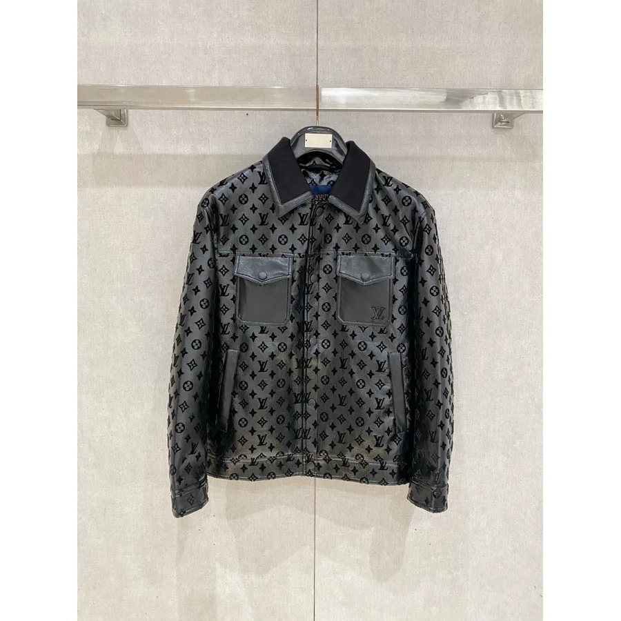 Louis Vuitton black garment — ref 829618