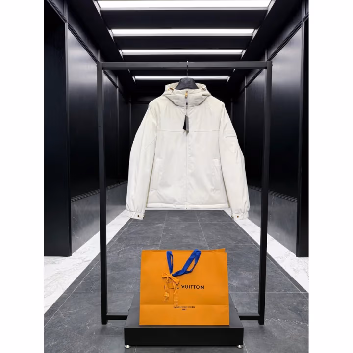 Louis Vuitton cream jacket — ref 832327