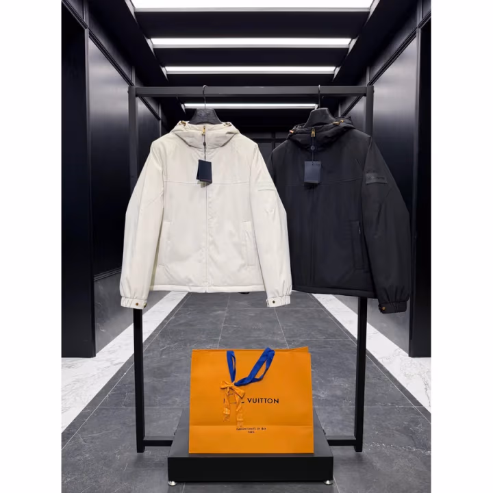 Louis Vuitton cream jacket — ref 832329