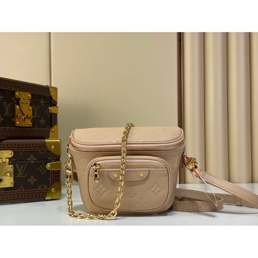 Louis Vuitton cream mini bag — ref 825932