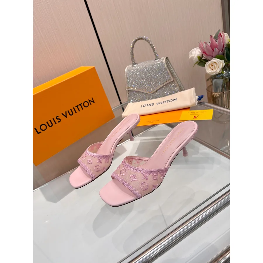 Louis Vuitton pink shoe — ref 813846