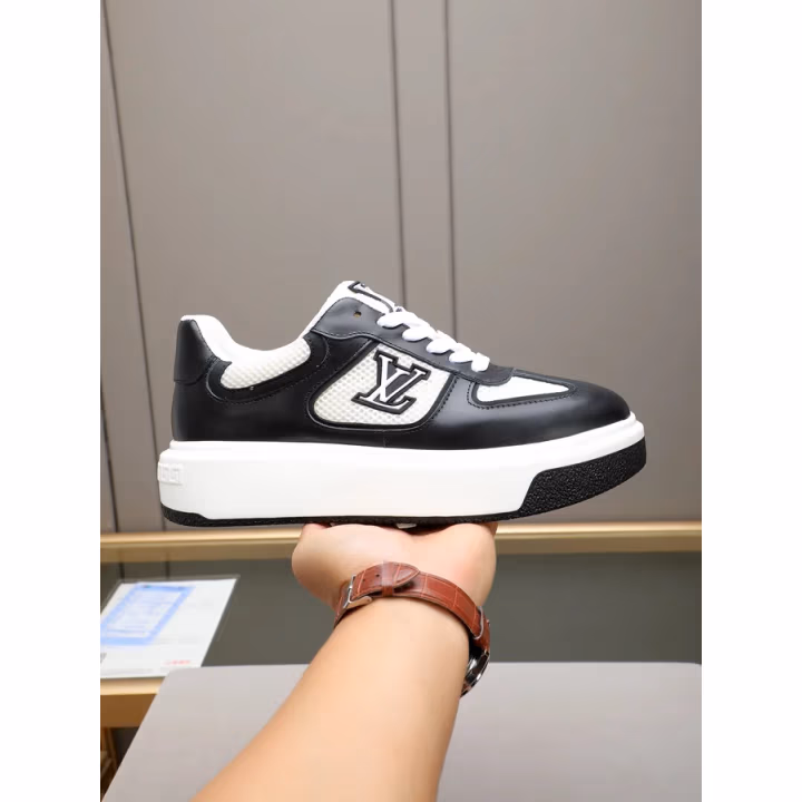 Louis Vuitton black sneaker — ref 750455