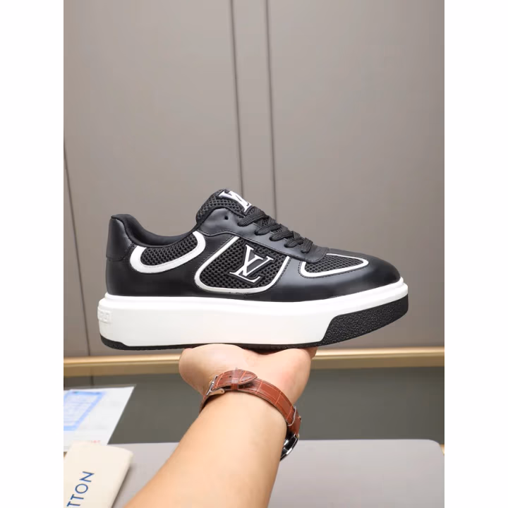 Louis Vuitton black sneaker — ref 750456