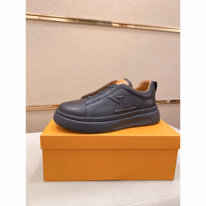 Louis Vuitton black sneaker — ref 756431