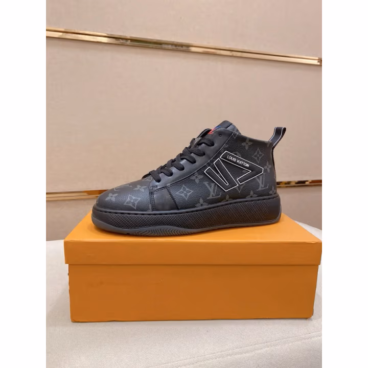 Louis Vuitton black sneaker — ref 756444