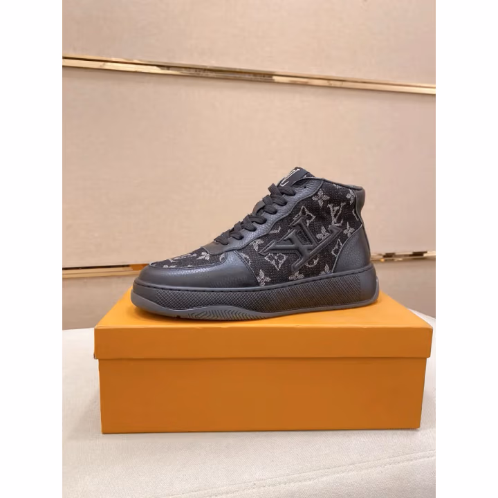 Louis Vuitton black sneaker — ref 756507