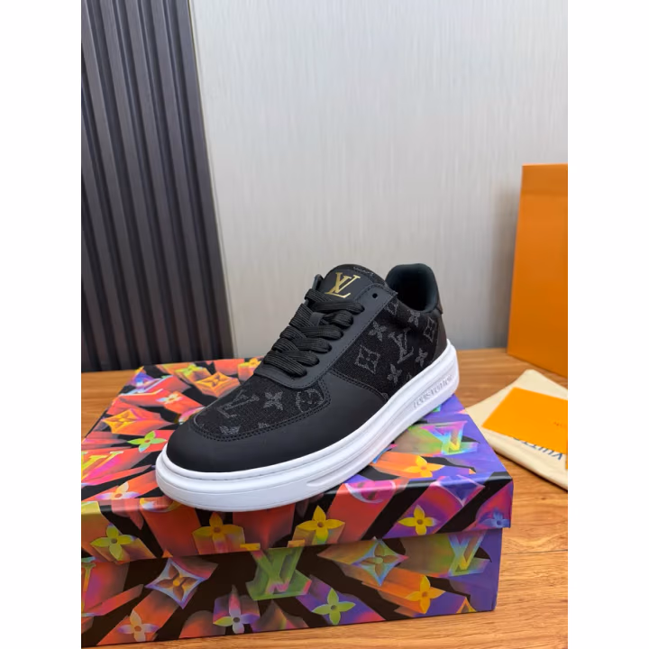 Louis Vuitton black sneaker — ref 766740