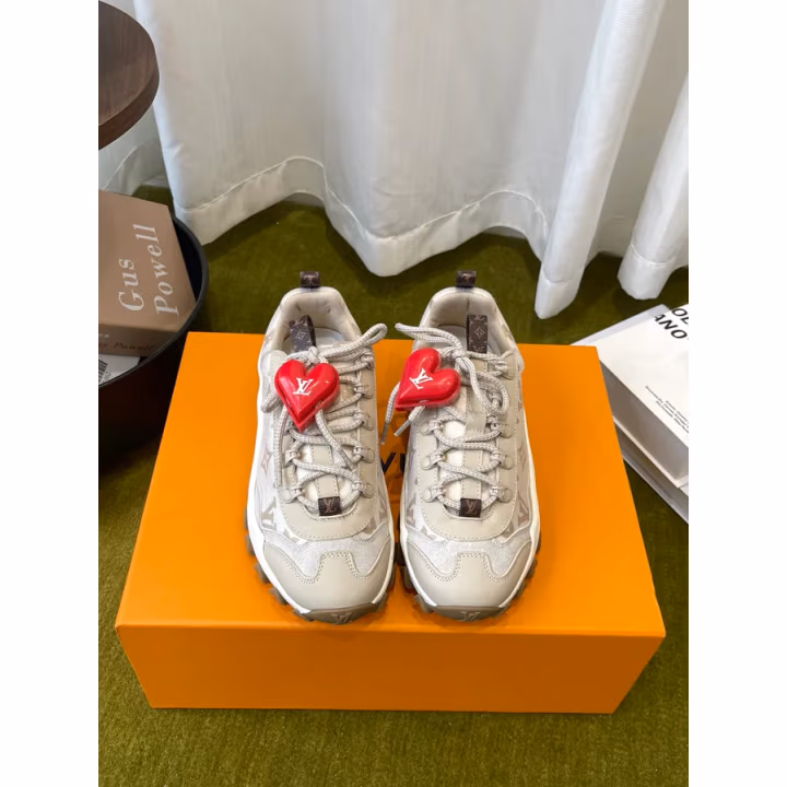 Louis Vuitton cream sneaker — ref 789217