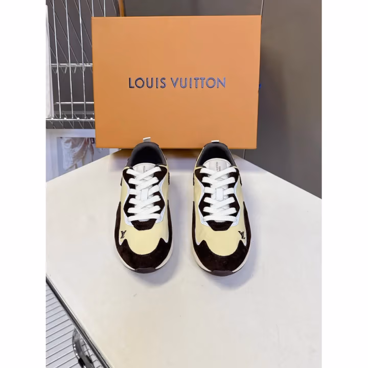 Louis Vuitton cream sneaker — ref 813868