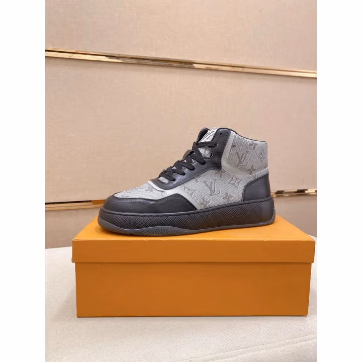 Louis Vuitton grey sneaker — ref 756506