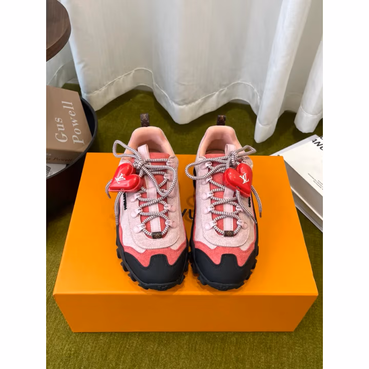 Louis Vuitton pink sneaker — ref 789218