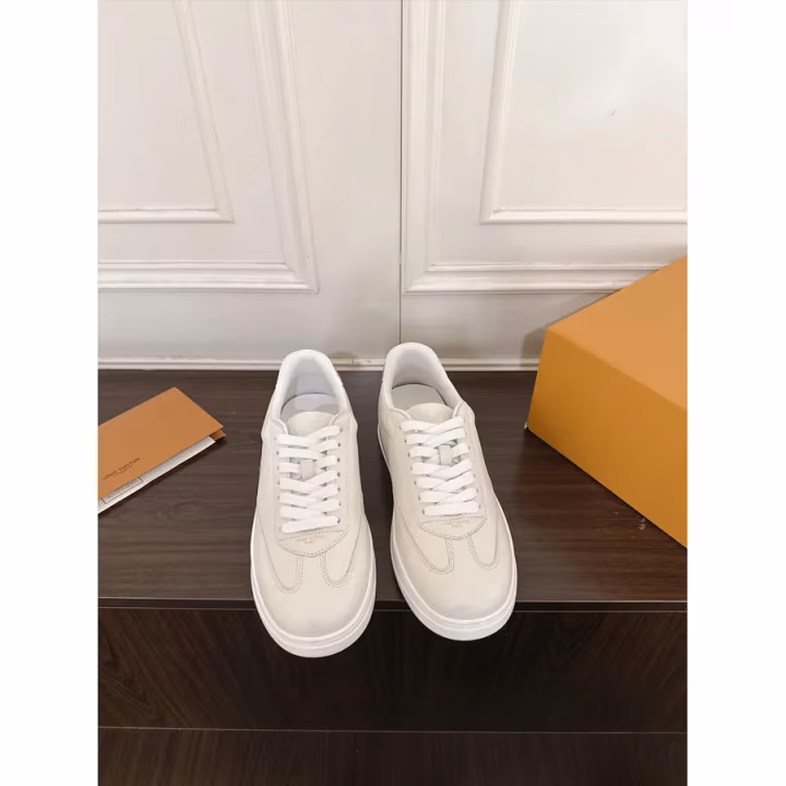 Louis Vuitton white sneaker — ref 813851
