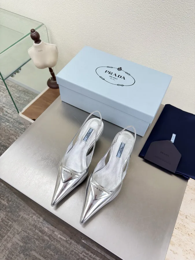 Prada silver shoe — ref 784749