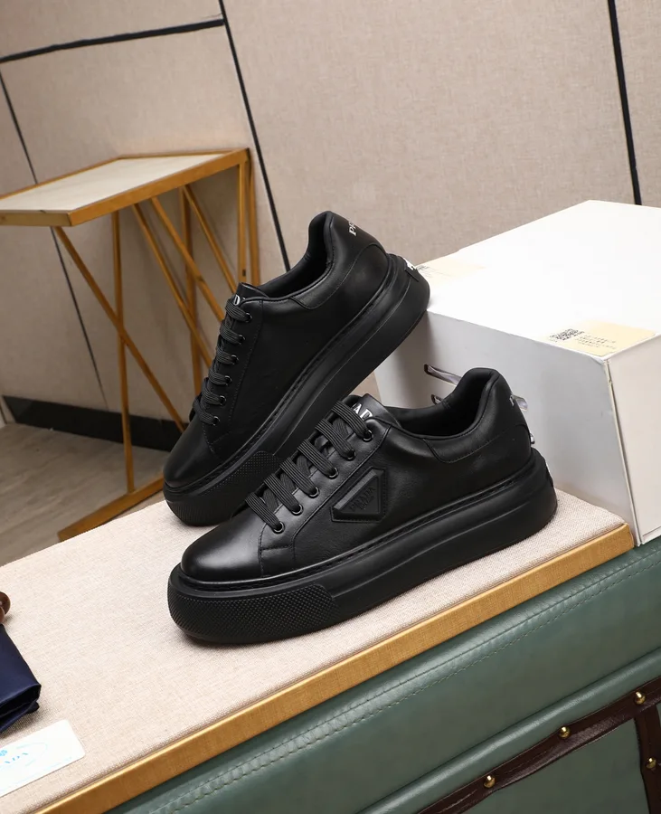 Prada black shoe