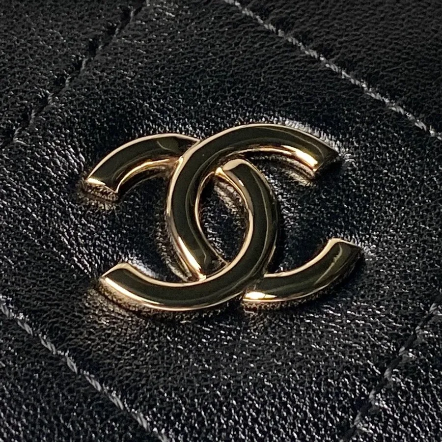 Chanel 26P hobo bag logo detail catalog photo