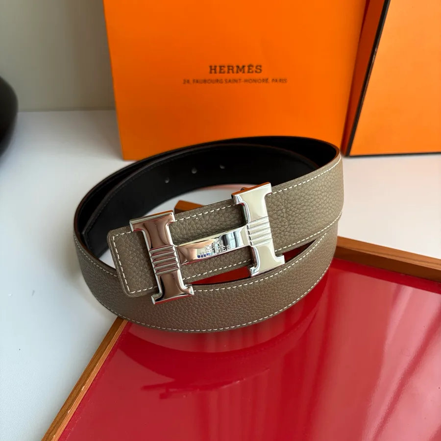 Hermès belt in grey leather with silver-tone hardware