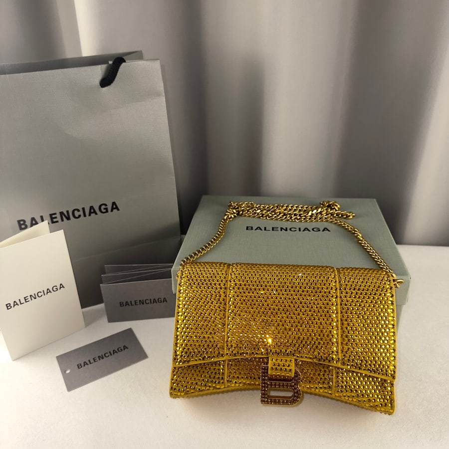 Balenciaga Hourglass catalog photo, album reference 776187