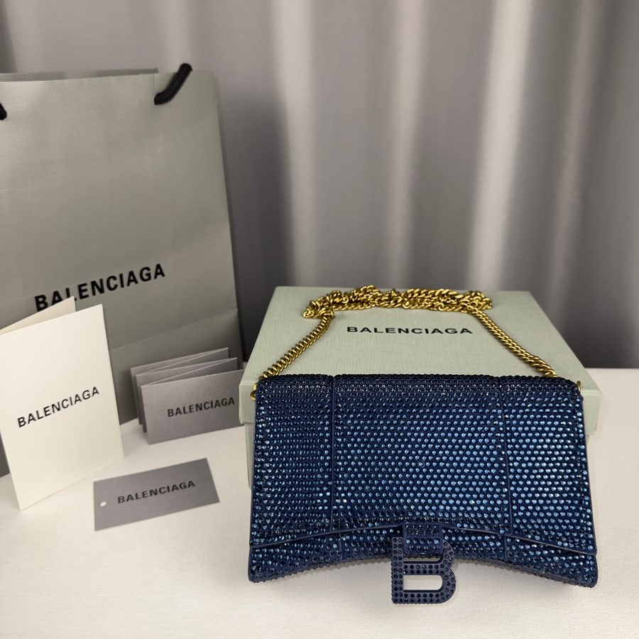 Balenciaga Hourglass catalog photo, album reference 776189