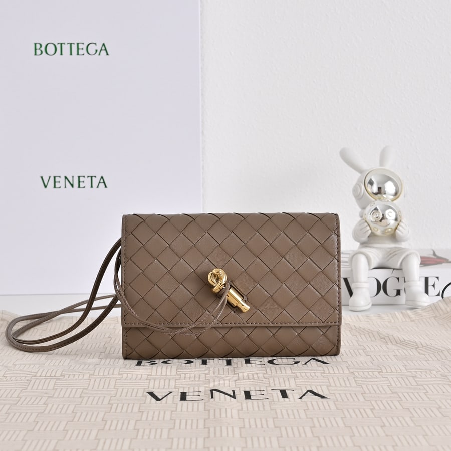 Bottega Veneta Andiamo catalog photo, album reference 785615