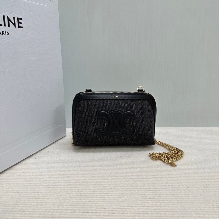 Celine Triomphe catalog photo, album reference 772382