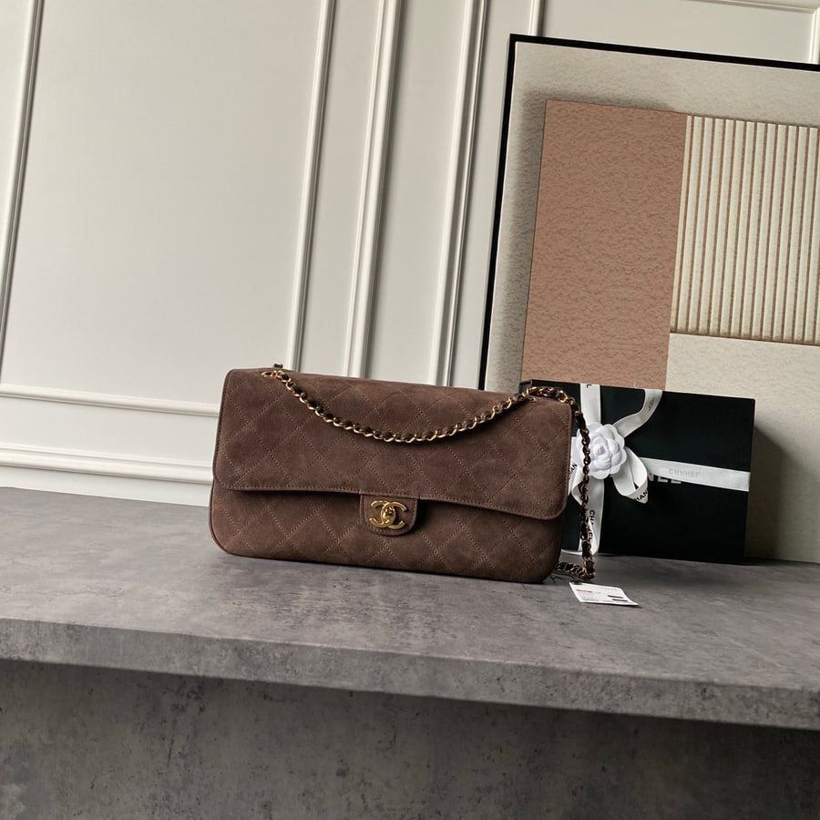 Chanel Classic Flap Medium catalog photo, album reference 804460