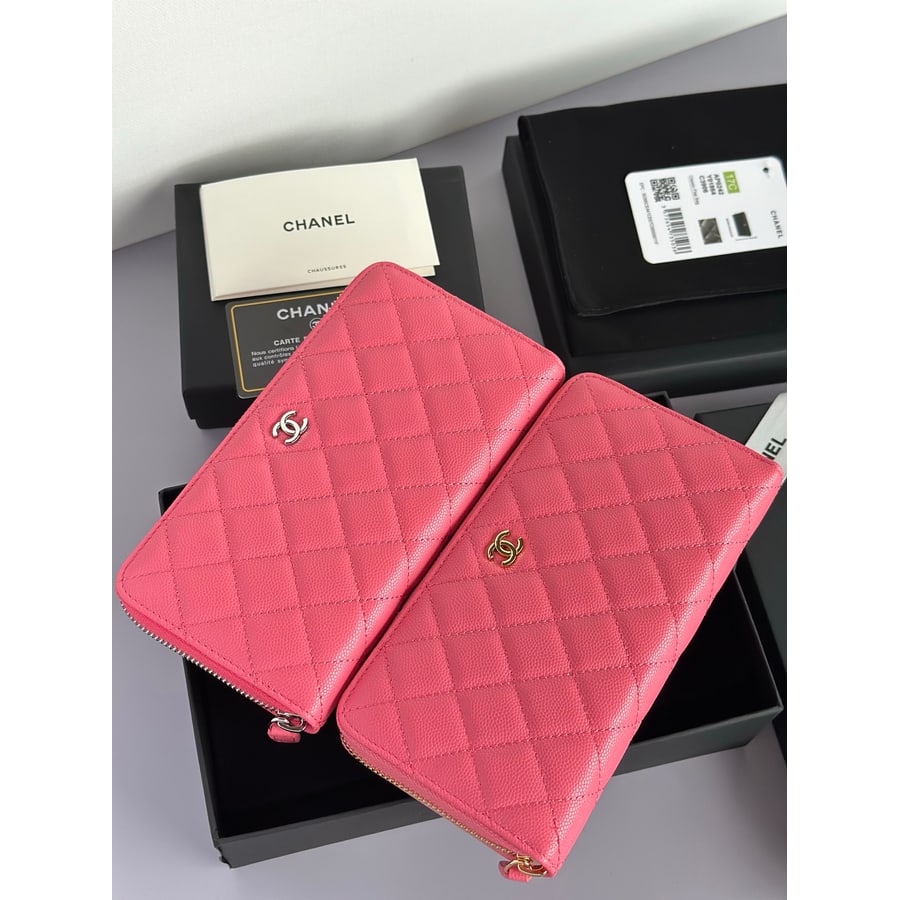 Chanel Classic Flap Medium catalog photo, album reference 797482
