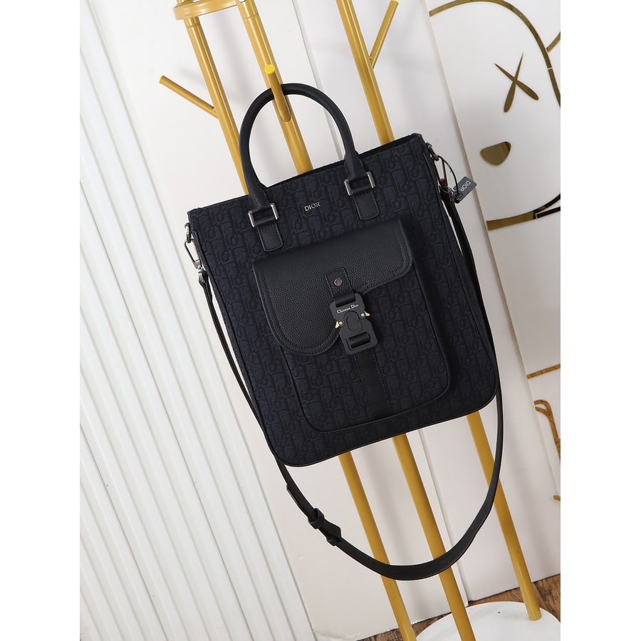 Dior Saddle catalog photo, album reference 776424