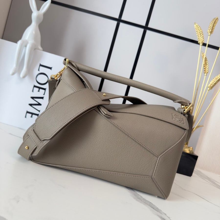Loewe Puzzle catalog photo, album reference 770743