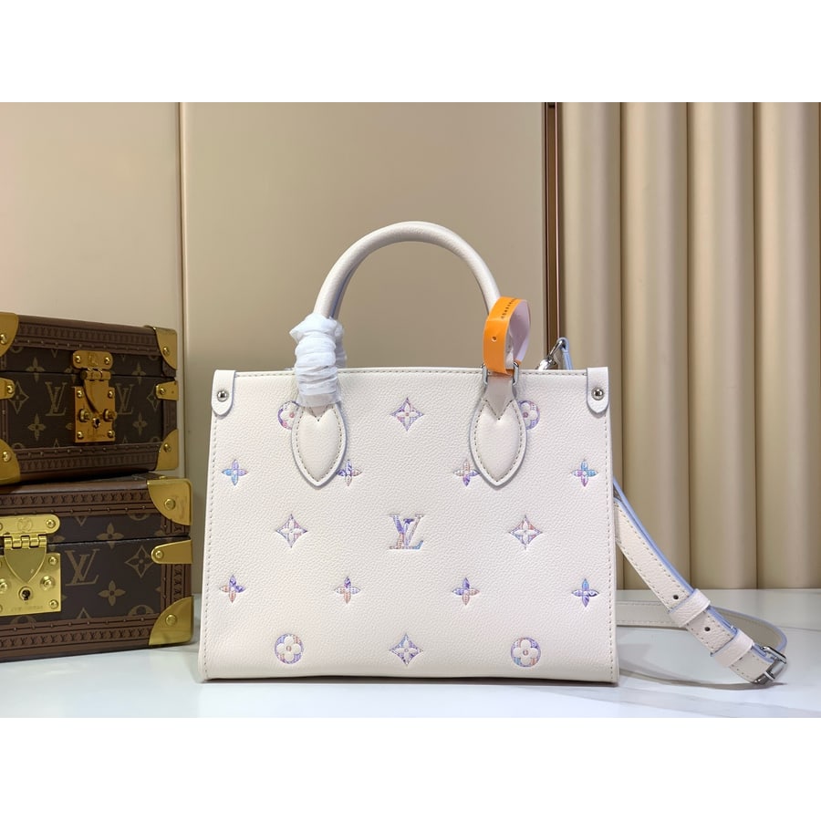 Louis Vuitton OnTheGo MM catalog photo, album reference 790739