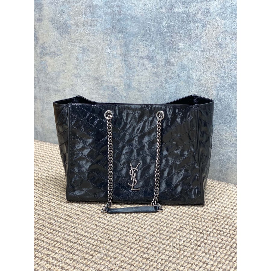 Saint Laurent Niki catalog photo, album reference 770863